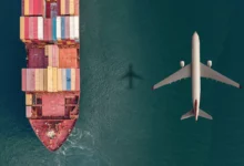 فرق حمل و نقل دریایی و هوایی: کدام‌ یک انتخاب بهتری است؟